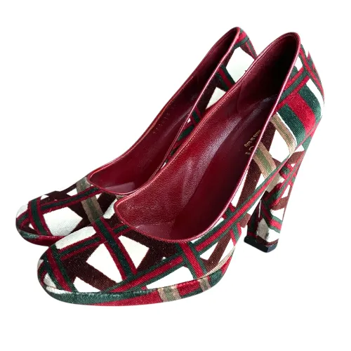 GUCCI Multicolor Burgundy, Green, Ivory Printed Velvet Pumps, Size 35.5 C