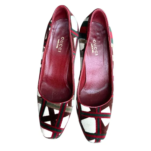 GUCCI Multicolor Burgundy, Green, Ivory Printed Velvet Pumps, Size 35.5 C